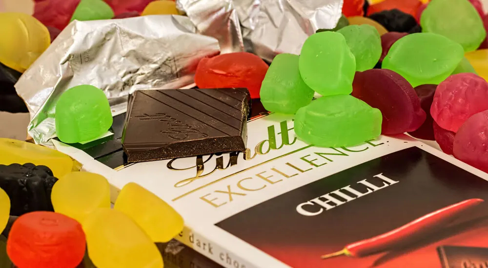 A dependência de açúcar leva a um desejo persistente por alimentos doces.