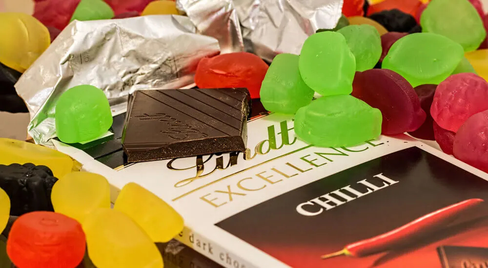 La dipendenza da zucchero porta a un desiderio persistente di cibi dolci.