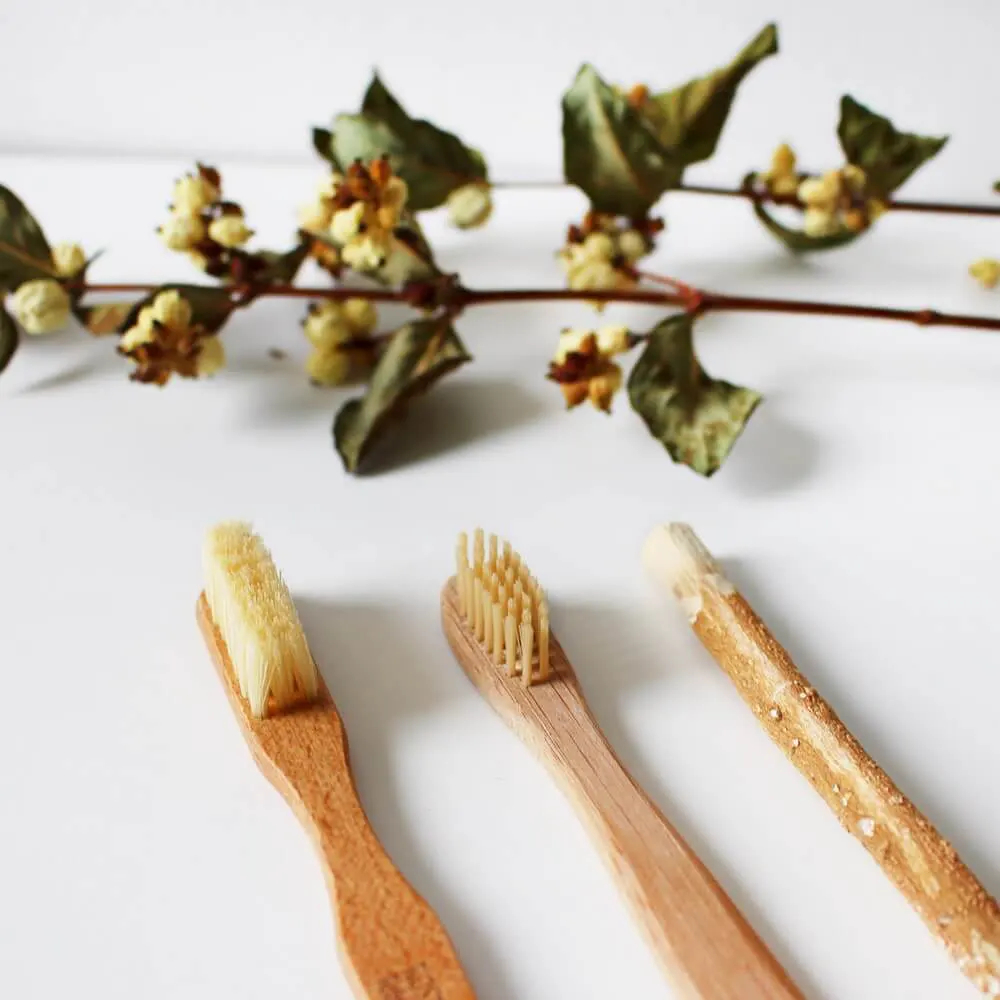 Pasta de dentes com flúor ou sem? Prós e contras, opções alternativas  